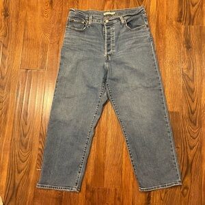 Levi’s Ribcage Ultra High-rise Jean